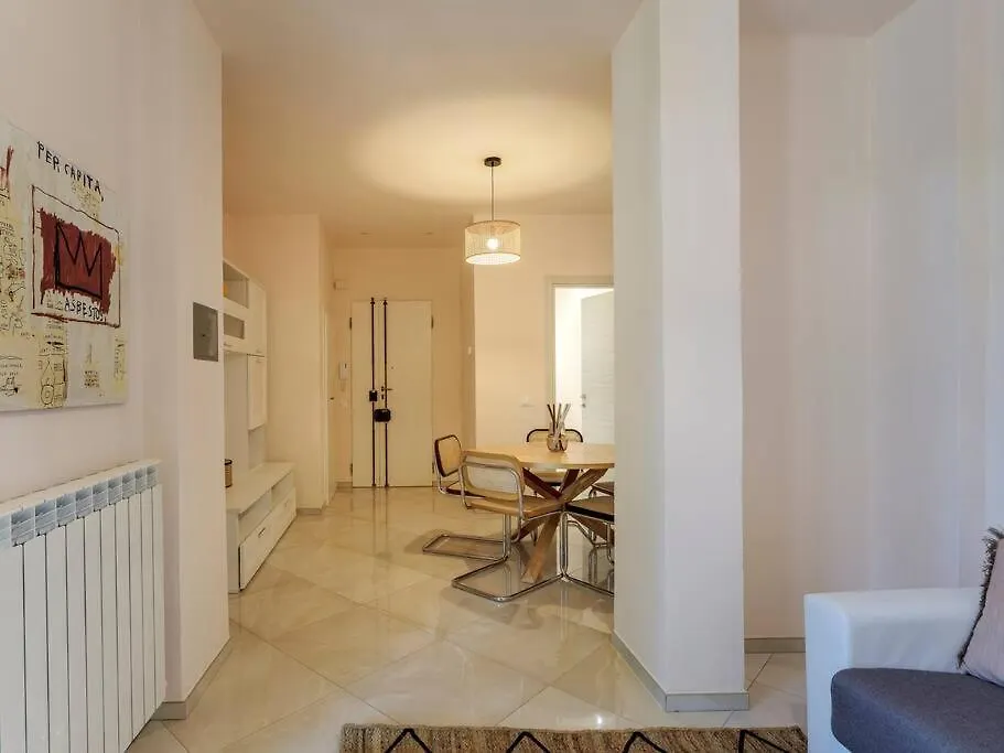 Indipendenza Cozy Apartment With Private Garden Флоренция 0*,  Италия