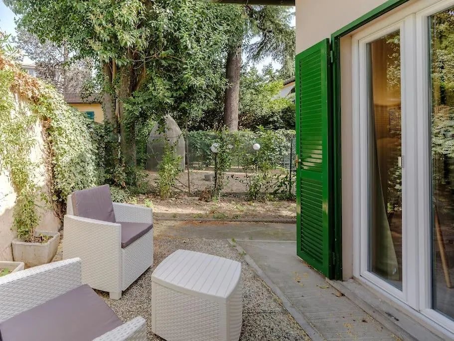 Indipendenza Cozy Apartment With Private Garden Флоренция 0*,  Италия