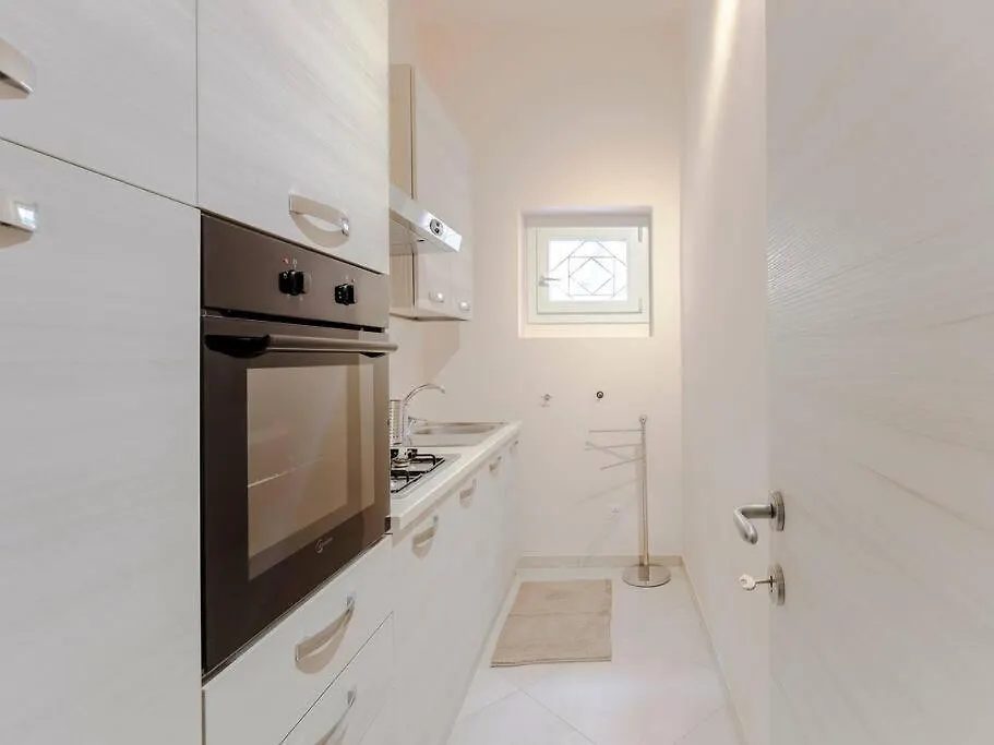 Indipendenza Cozy Apartment With Private Garden Флоренция Италия