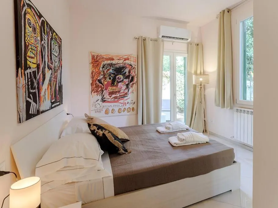 Indipendenza Cozy Apartment With Private Garden Флоренция 0*,
