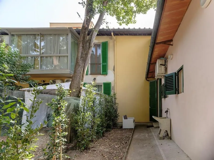 Indipendenza Cozy Apartment With Private Garden Firenze